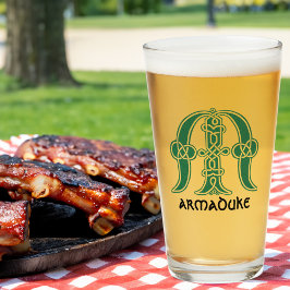 16e eeuw Celtic Knot Decorative Capital M Glas