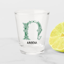 16e eeuw Celtic Knot Decorative Capital N Shot Glas