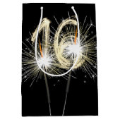 16e jaarsparklers op zwart medium cadeauzakje (Voorkant)