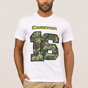 16e verjaardag Camo Eén jaar aangepaste naam V012E T-shirt