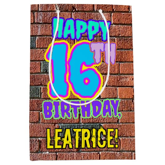 16e verjaardag: Leuk, Urban Graffiti geïnspireerd  Medium Cadeauzakje (Voorkant)