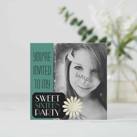 16e verjaardag met grote foto uitgenodigd kaart (Staand voorkant)