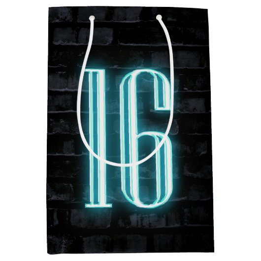 16e verjaardag Neon Sign on Brick Medium Cadeauzakje (Voorkant)