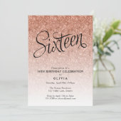 16e Verjaardag Roos Gouden Ombre Glitter Invitatio Kaart (Staand voorkant)