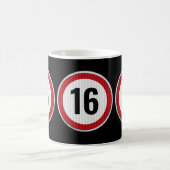 16e Verjaardag Snelheidslimiet Koffiemok (Center)