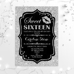 16e verjaardag - Sweet Sixteen Black Silver Kaart<br><div class="desc">Sweet 61-jarige uitnodiging. Elegant zwart wit design met faux glitter Silver. Kenmerkt lippenkus,  confetti en manuscriptdoopvont. Ideaal voor een stijlvol 16e verjaardagsfeestje. Bericht me als u verdere aanpassing nodig hebt.</div>