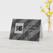 16e VERJAARDAG, zoon, Grunge Grey Stripes Kaart (Gele Bloem)