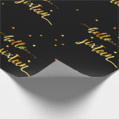 16e verjaardag zwart goud hallo 16 typografie cadeaupapier (Hoek)