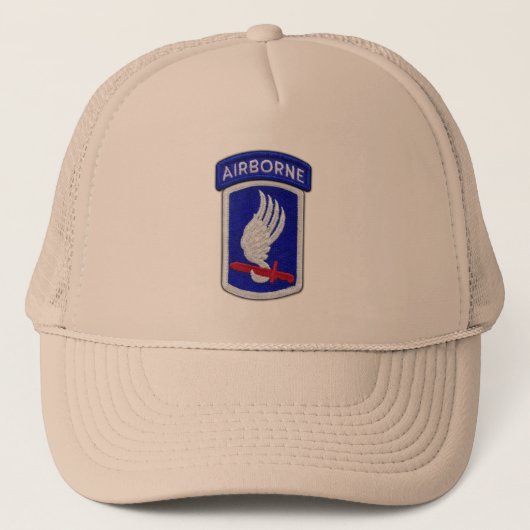 173e ABN BDE Airborne Brigade Sky Soldaten Vets Trucker Pet (Voorkant)
