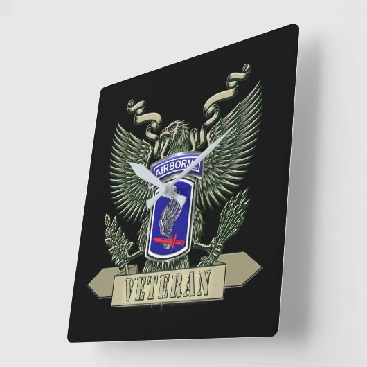 173e veteraan van de brigade vierkante klok (Hoek)