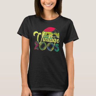 17 Year Old Boys Girls Vintage 2005 Retro 17th Bir T-shirt
