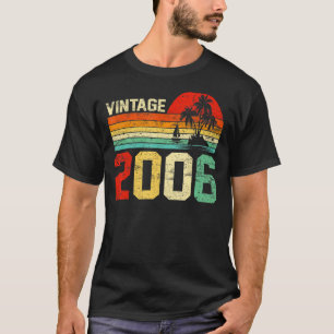 17e verjaardag 2006 Retro Boy Girl 17 Yea T-shirt