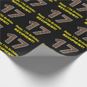 17e verjaardag: Naam & Faux Wood Grain Patroon "17 Cadeaupapier (Hoek)