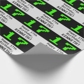 17e verjaardag - Nerdy / Geeky stijl "17" en naam Cadeaupapier (Hoek)