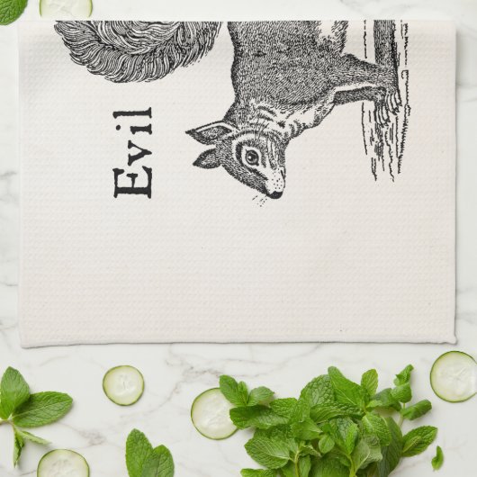 1800s Evil Squirrel Illustratie Theedoek (Gevouwen)