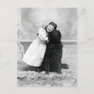 1890 Een glimlachend meisje en haar Retriever Dog Briefkaart