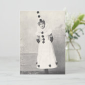 1898 Vrouw in beddengoed, Antiek foto Kaart (Staand voorkant)