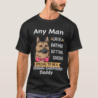 18 Elke man kan een vader zijn maar het kost ieman T-shirt