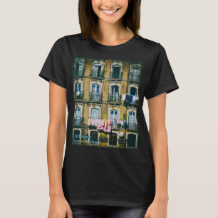 18e eeuw vervallen gebouw in Alfama district. Liss T-shirt