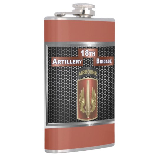 18e veldartillerijbrigade in de lucht heupfles (Rechts)