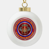 18e veldartillerijbrigade keramische bal ornament (Voorkant)
