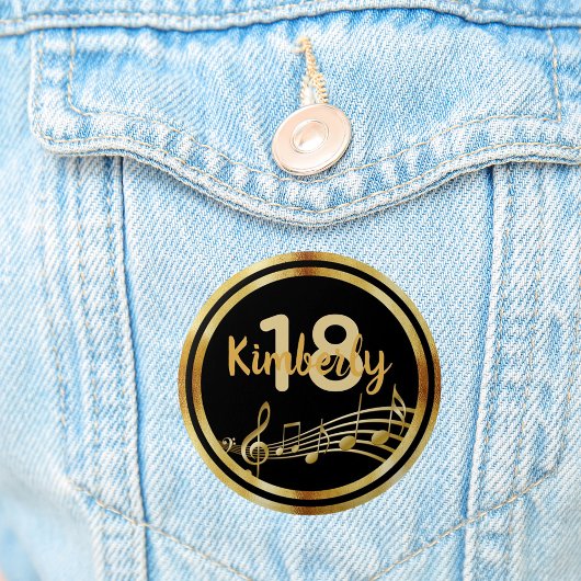 18e verjaardag gouden muzieknoten op stijlvol zwar ronde button 5,7 cm