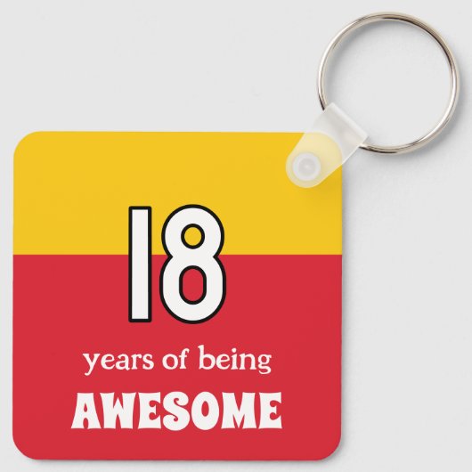18e verjaardag initialen rood geel sleutelhanger (Achterkant)