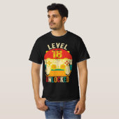 18e verjaardag Mannen cadeaudozen 18 jaar oude Vin T-shirt (Voorkant volledig)