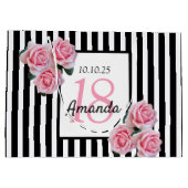 18e verjaardag roze floralen zwarte witte strepen groot cadeauzakje (Achterkant)
