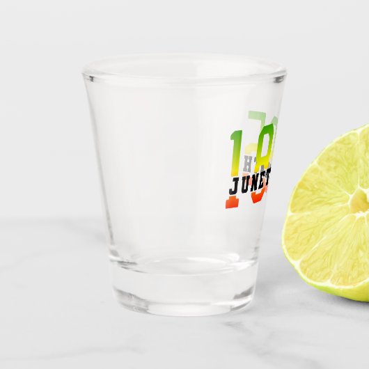 18e verjaardag van de Zwarte Vrijheid Shot Glas (Links)