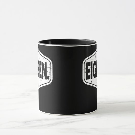 18e verjaardag van jongen of meisje van 18 jaar mok (Midden)