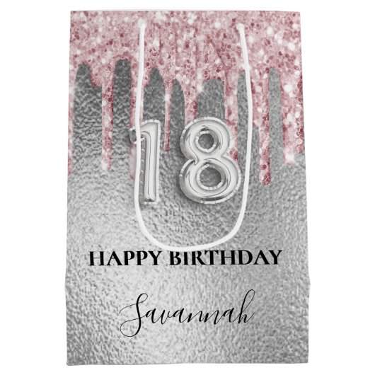 18e verjaardag zilverglitter druppelt roze monogra medium cadeauzakje (Achterkant)