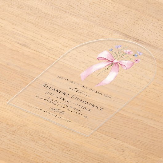 18e Verjaardagsfeest Roze Bow Wildflower Arch Acryl Uitnodigingen (Laagn)