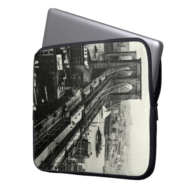 1900 Brooklyn Bridge Laptop Sleeve (Voorkant Links)