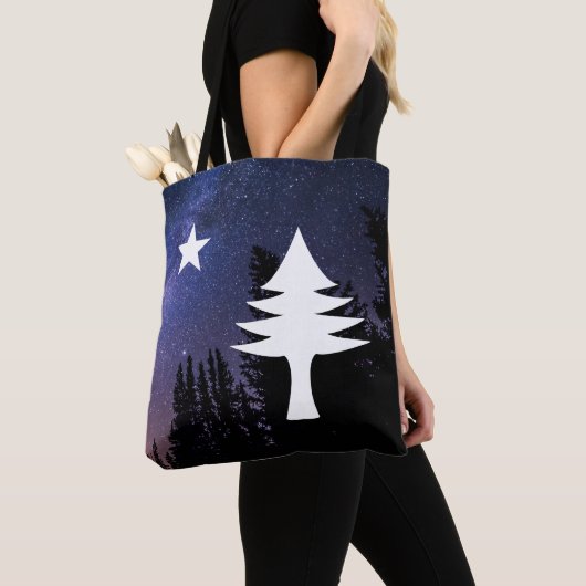 1901 Maine Flag - Sterrennacht Edition Tote Bag (Dichtbij)