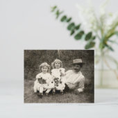 1905 A father and his daughters Briefkaart (Staand voorkant)
