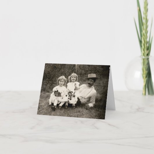 1905 A father and his daughters Kaart (Voorkant)