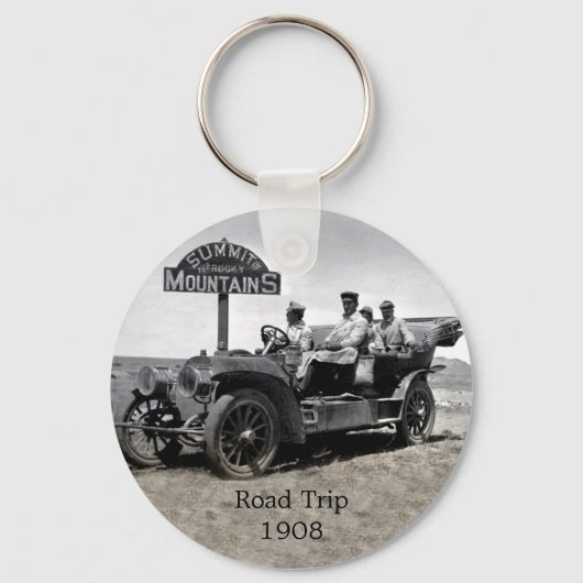 1908 Road Trip Sleutelhanger (Voorkant)