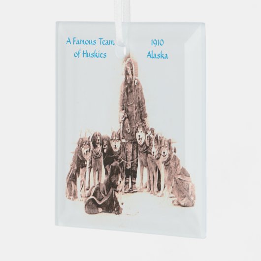 "-1910 beroemd Husky Dog Team-Alaska" Glas Ornament (Voorkant links)