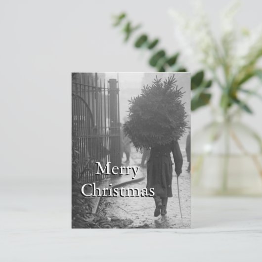 1915: Een militair die een Kerstmisboom dragen Feestdagenkaart (Staand voorkant)