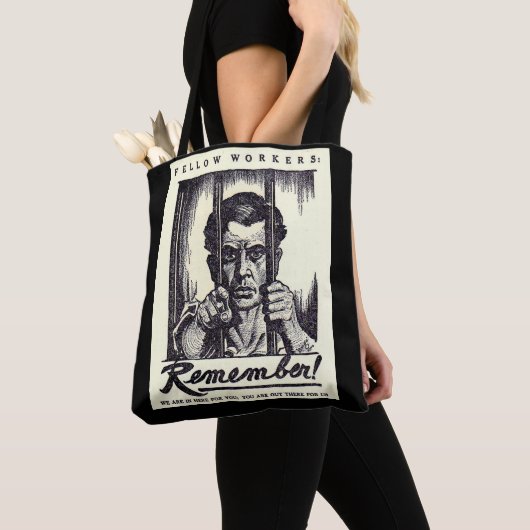 1917 Mede arbeiders, onthoud! Tote Bag (Dichtbij)