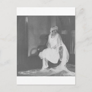 1920's Bruid wachtend in de kerk Briefkaart