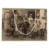 1935 kinderen aan boord kostumeparty groot cadeauzakje (Achterkant)