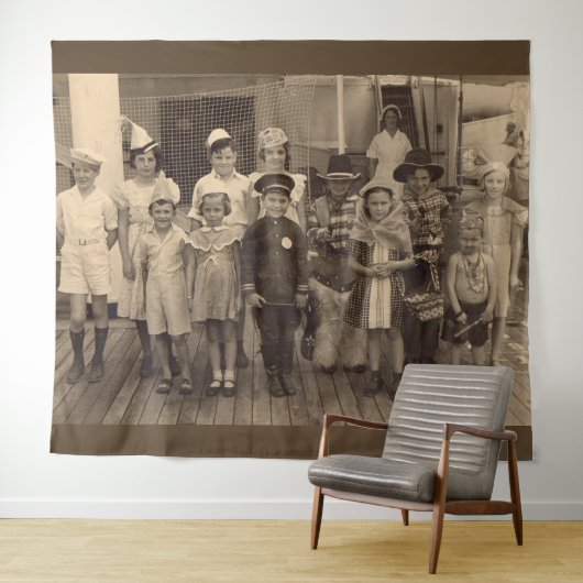 1935 kinderen aan boord kostumeparty wandkleed (In Situ (horizontaal))
