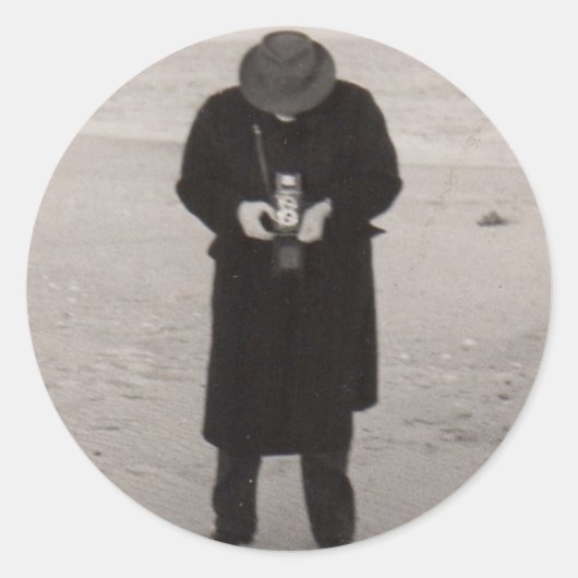 1940 fotograaf op het strand ronde sticker (Voorkant)