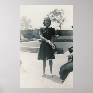 1940 vrouw met pet poster