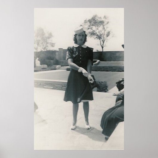 1940 vrouw met pet poster (Voorkant)