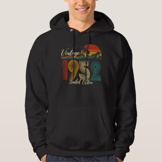 1952 70e verjaardag 70 jaar oud hoodie (Voorkant)