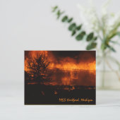 1953 Hartford Michigan Huis in brand Briefkaart (Staand voorkant)