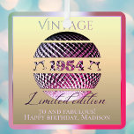 1954 70ste verjaardag roze metalen ornament<br><div class="desc">Een speciaal 70e verjaardagscadeau voor mensen geboren in 1954 Op zoek naar een onderscheidend en mooi cadeau voor iemand geboren in 1954? Denk aan kaarten, ornamenten of accessoires met een uniek disco balontwerp met de opdruk "Limited Edition" in een keuze van roze of gouden kleuren. Dit geschenk is nog meer...</div>